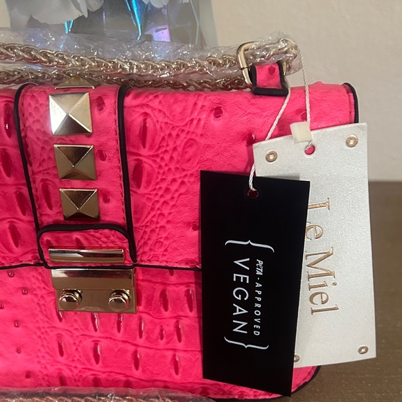 NWT Hot Pink Women's Crossbody Bag with Stud Accent - Picture 2 of 7
